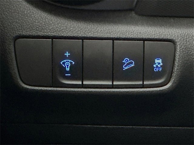 Used 2022 Hyundai Kona Limited image 10