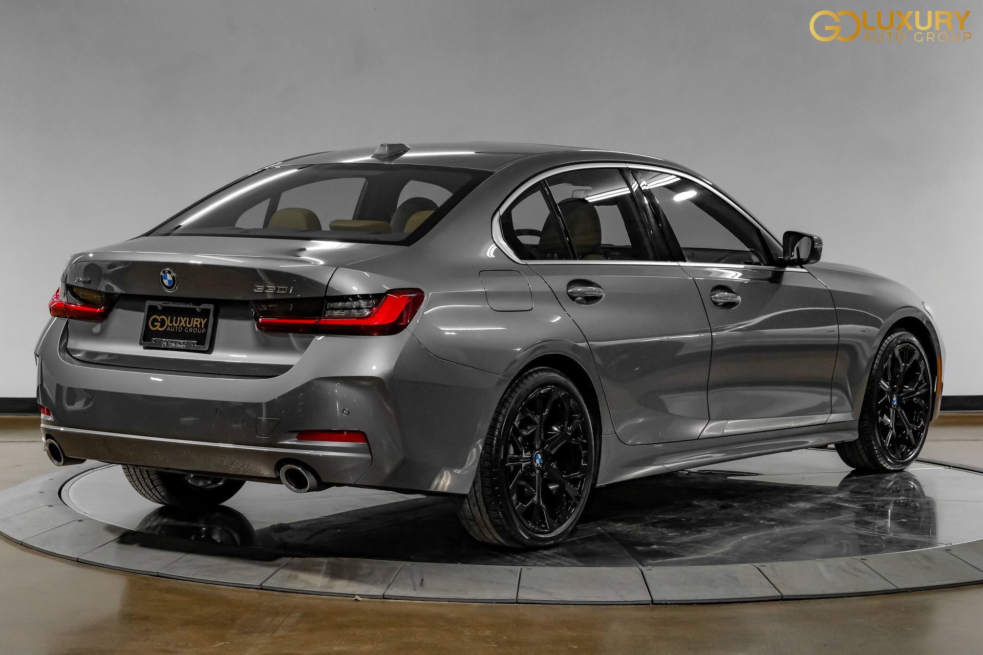 Used 2026 BMW 330i xDrive Sedan w/ Premium Package AWD/4WD image 10