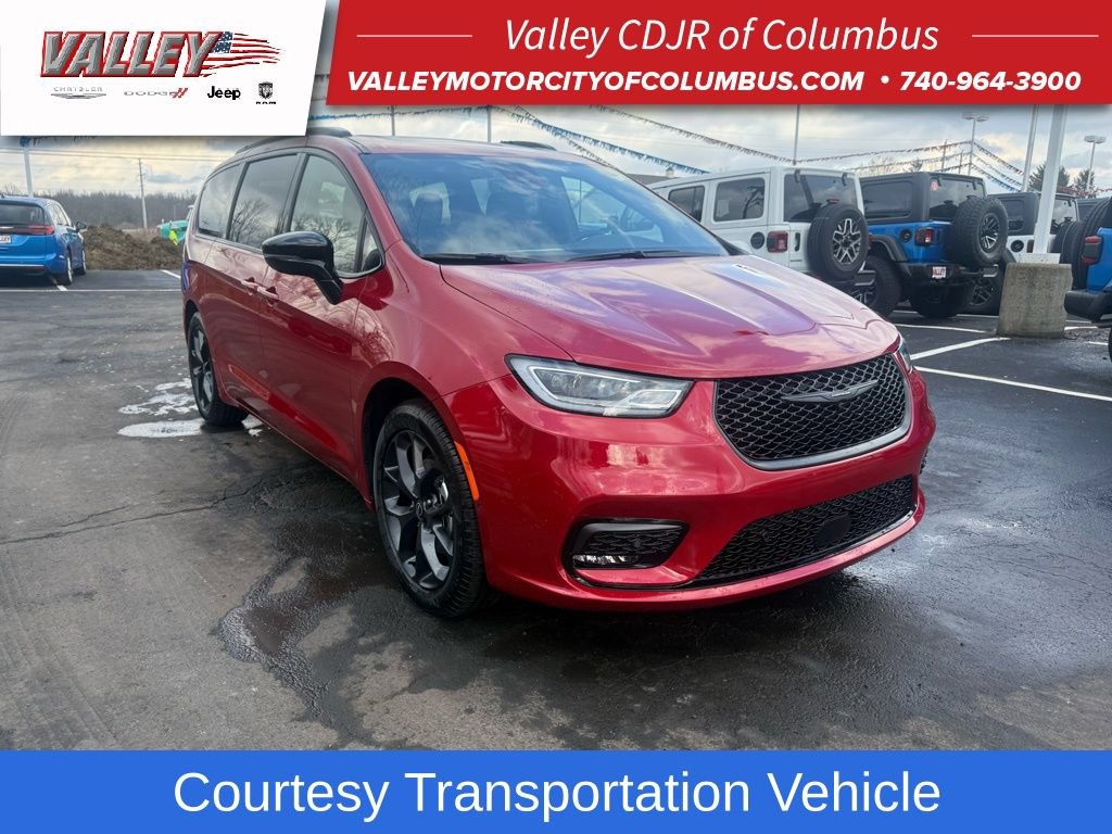 New 2026 Chrysler Pacifica Limited w/ S Appearance Package