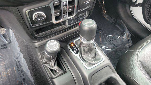 Used 2023 Jeep Wrangler Unlimited Sahara w/ LED Lighting Group AWD/4WD image 26