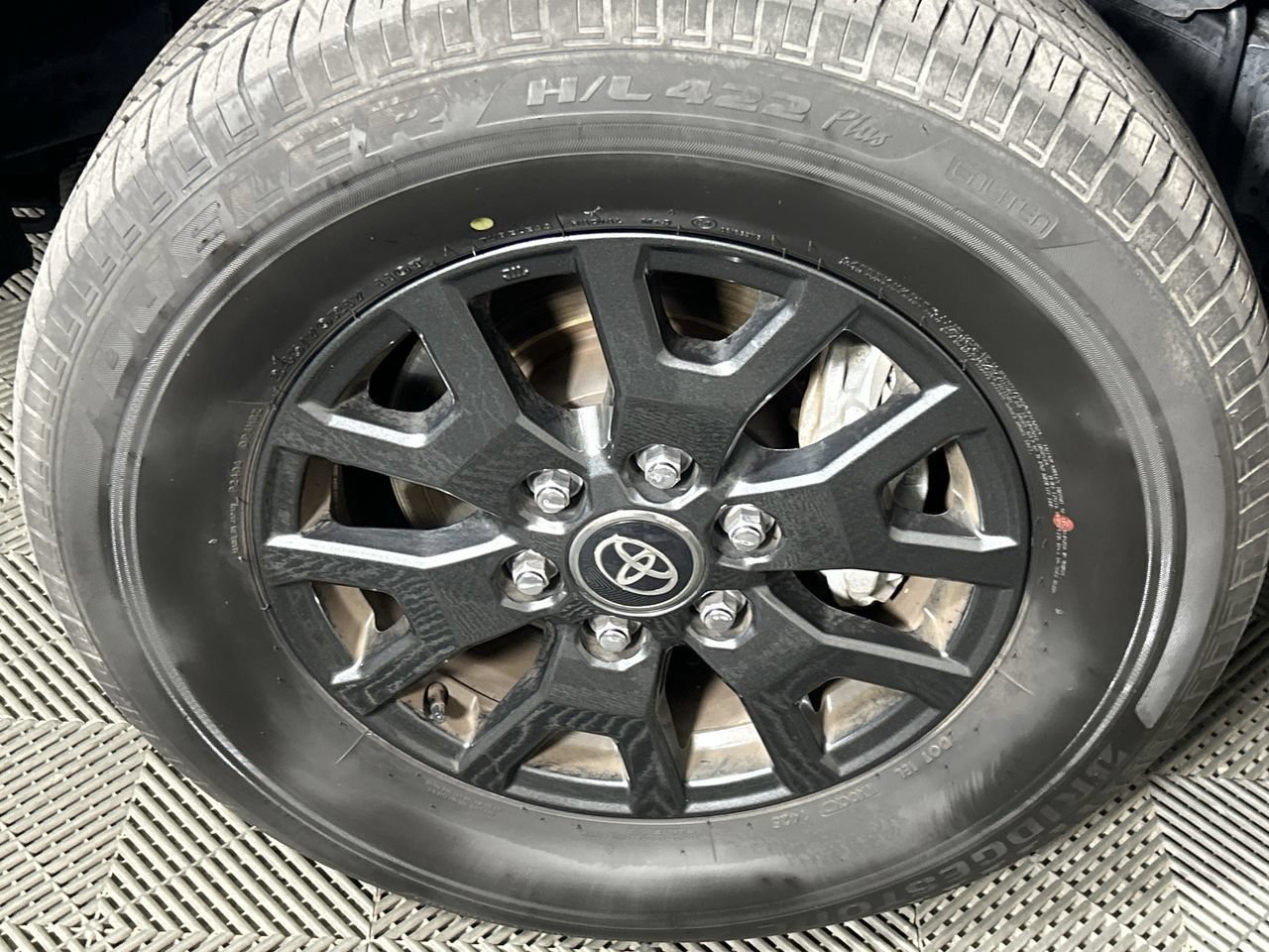 Used 2025 Toyota 4Runner SR5 AWD/4WD image 10