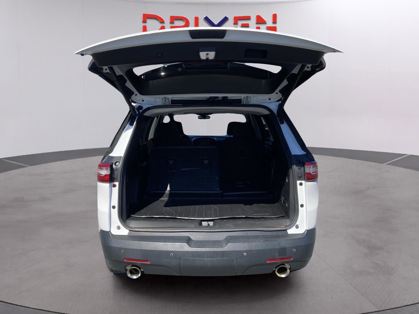 Used 2020 Chevrolet Traverse LT image 33