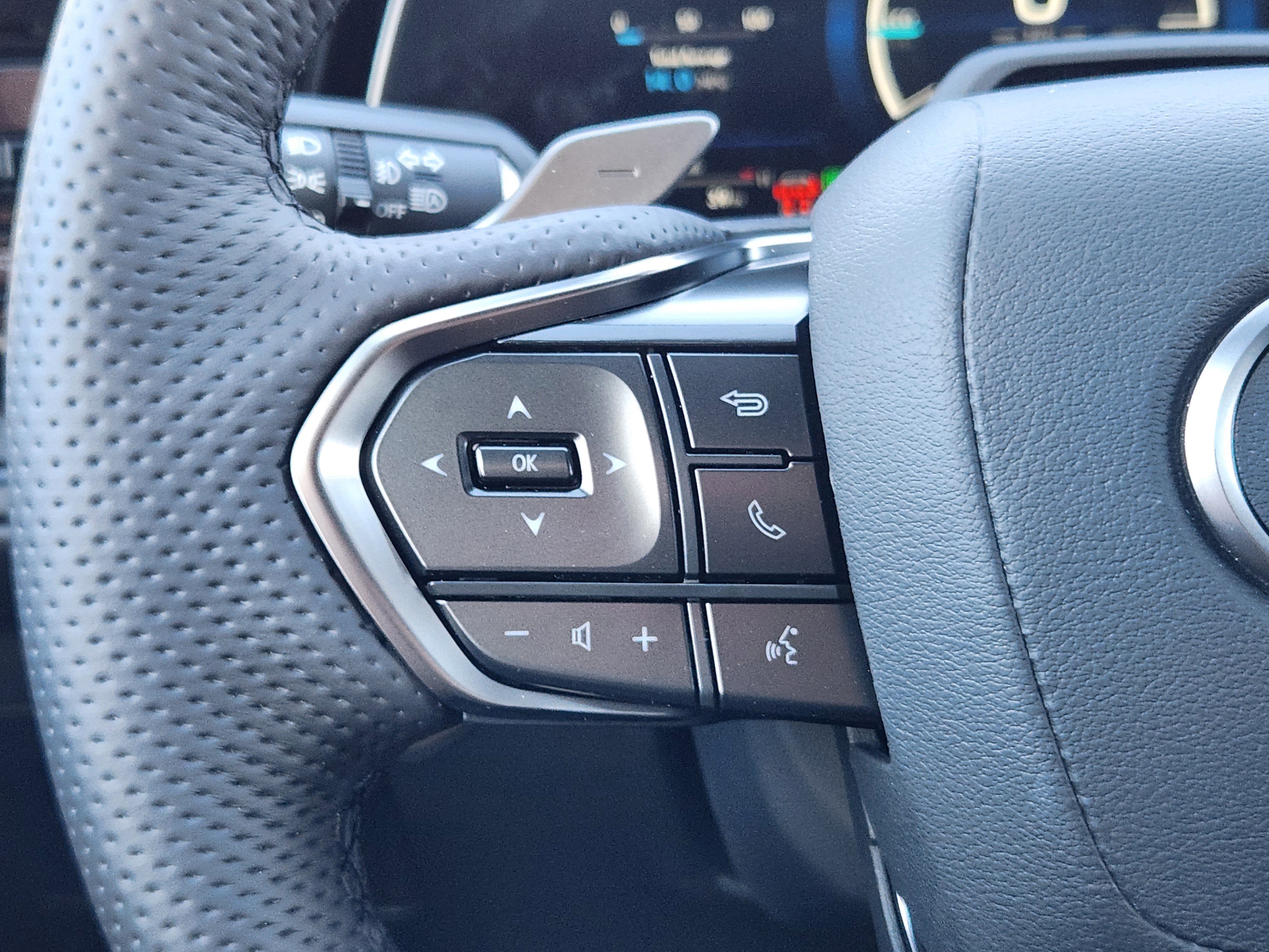 New 2026 Lexus TX 500h AWD image 32