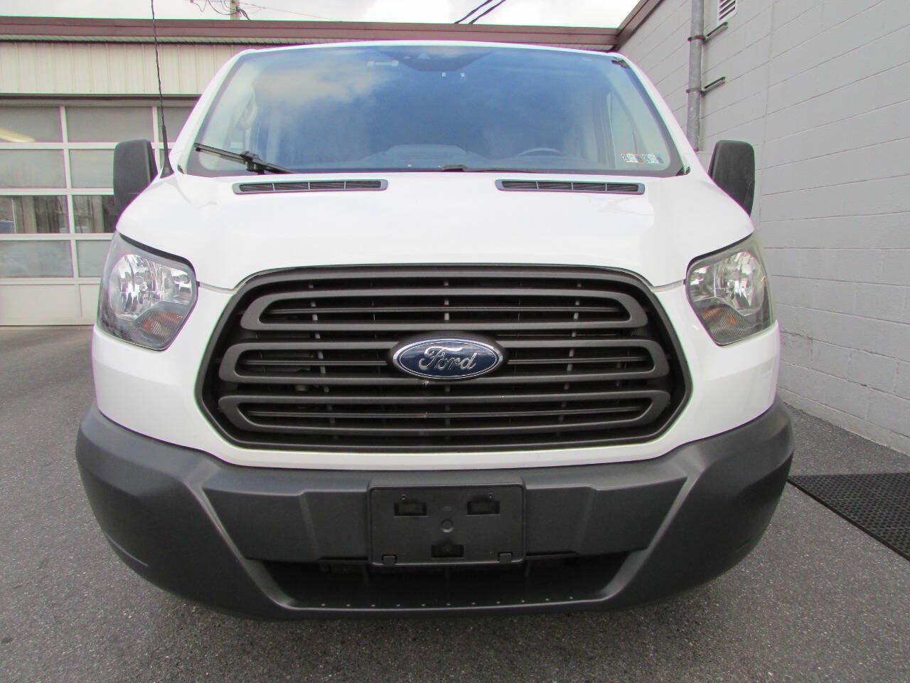 Used 2016 Ford Transit 350 XL RWD image 2