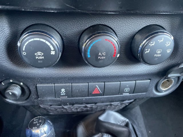 Used 2015 Jeep Wrangler Unlimited Sahara w/ Max Tow Package image 28