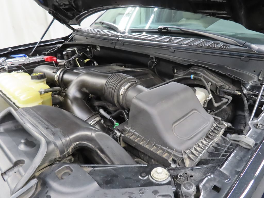Used 2019 Ford Expedition Limited w/ Equipment Group 302A AWD/4WD image 25