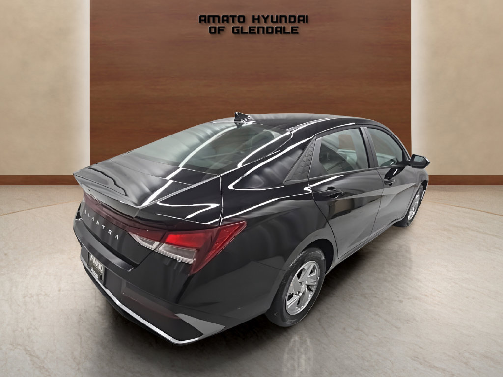 New 2026 Hyundai Elantra SE FWD image 6
