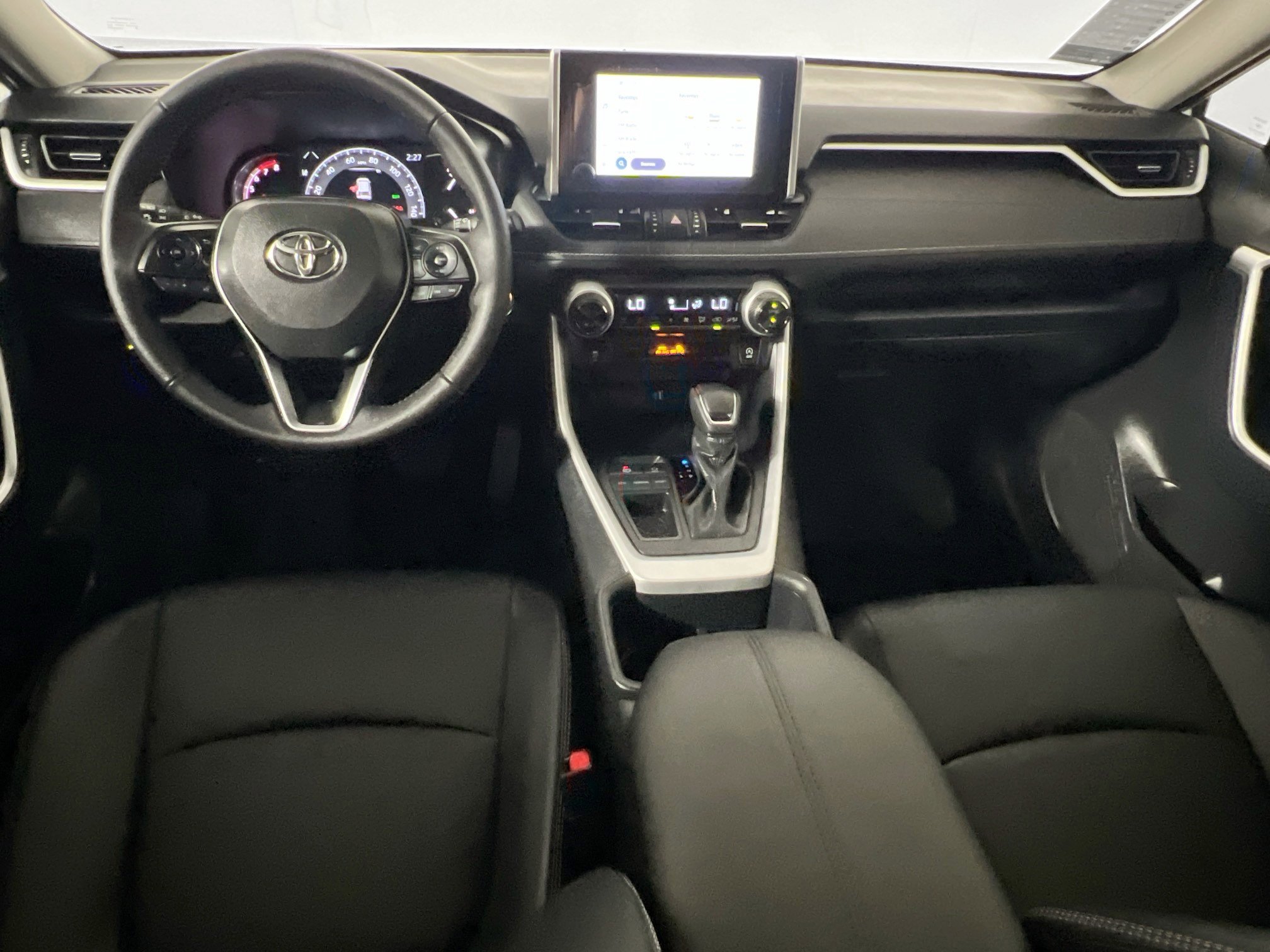 Used 2025 Toyota RAV4 XLE Premium image 30