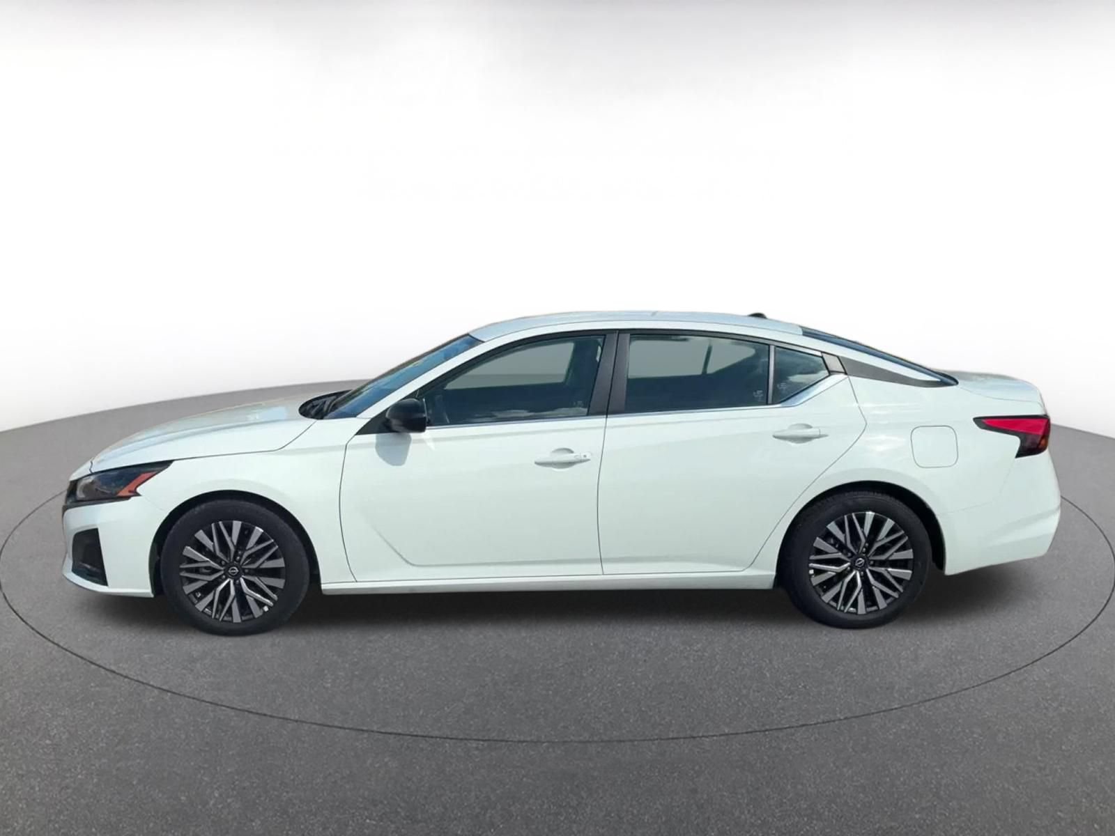 Used 2026 Nissan Altima 2.5 SV FWD image 8