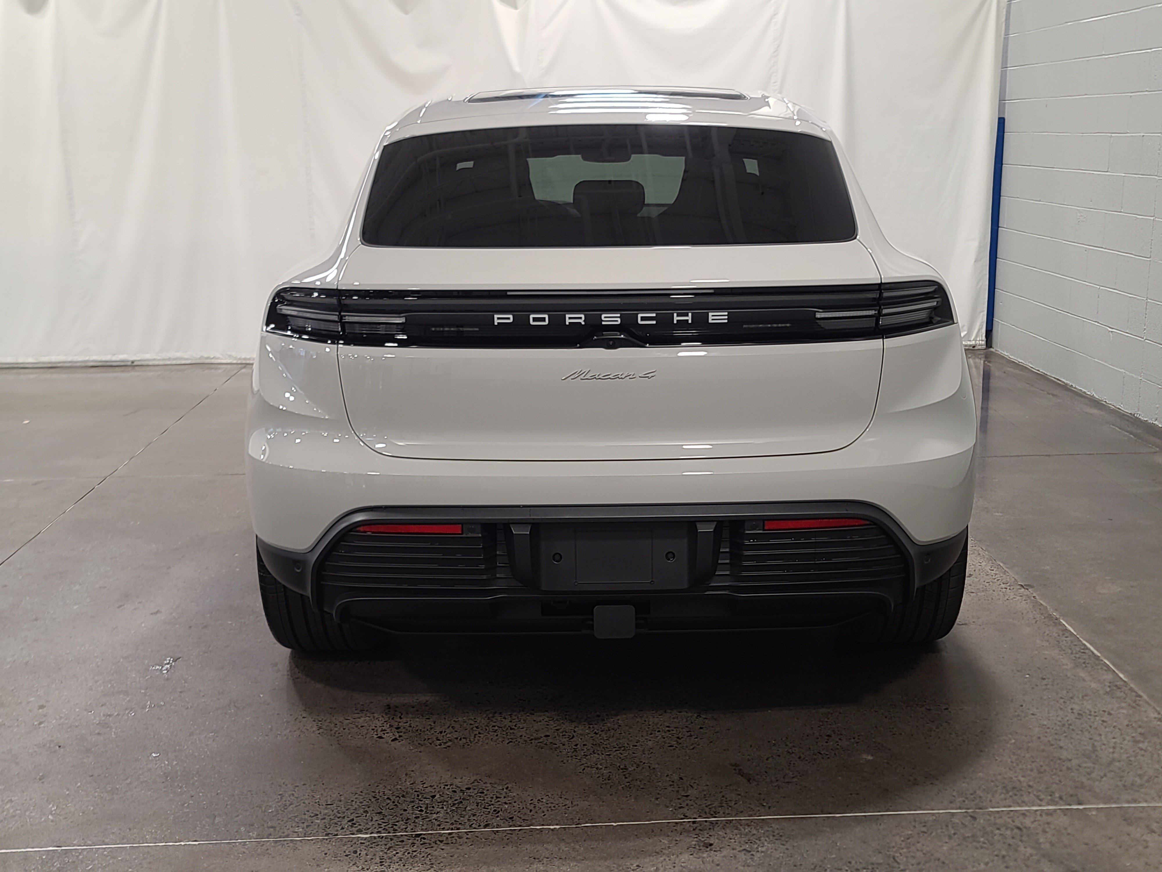 New 2026 Porsche Macan 4 Electric AWD/4WD image 6