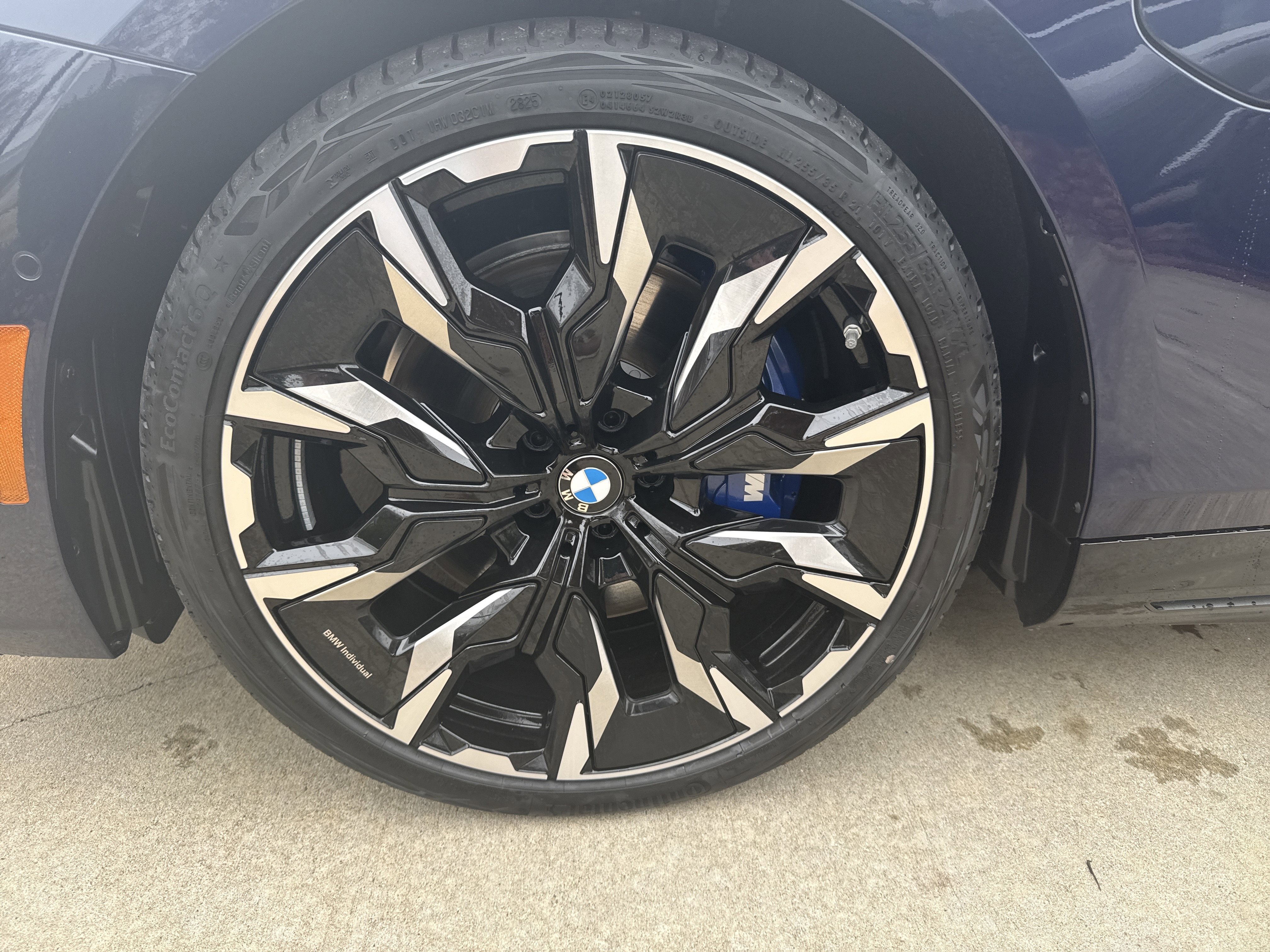 New 2026 BMW 550e xDrive image 28