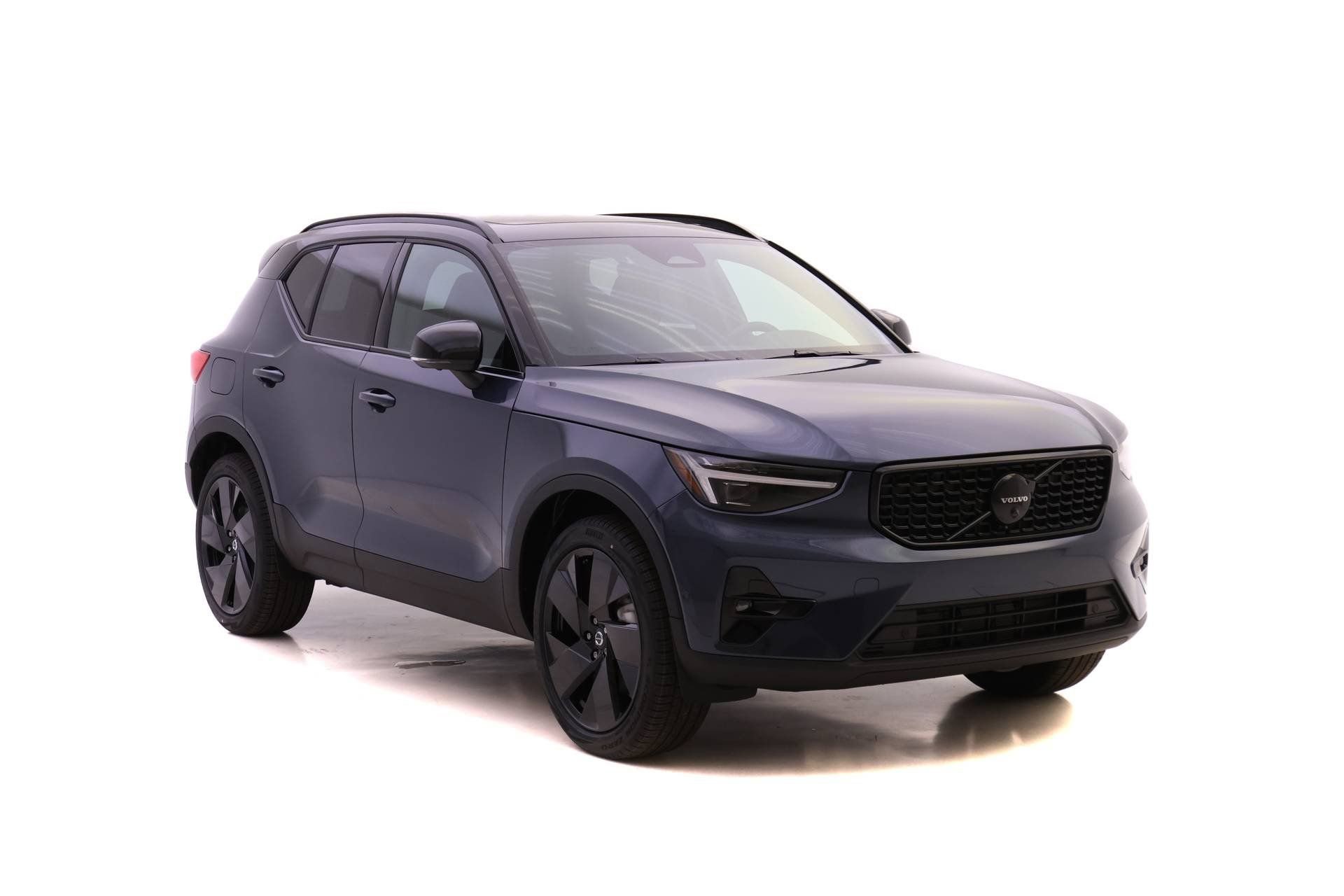 New 2026 Volvo XC40 B5 Ultra w/ Protection Package Premier AWD/4WD image 2