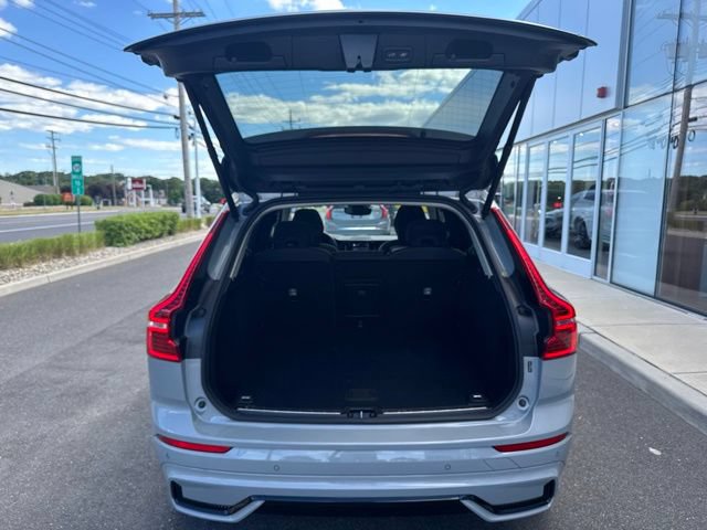 Certified 2025 Volvo XC60 B5 Plus AWD/4WD image 11