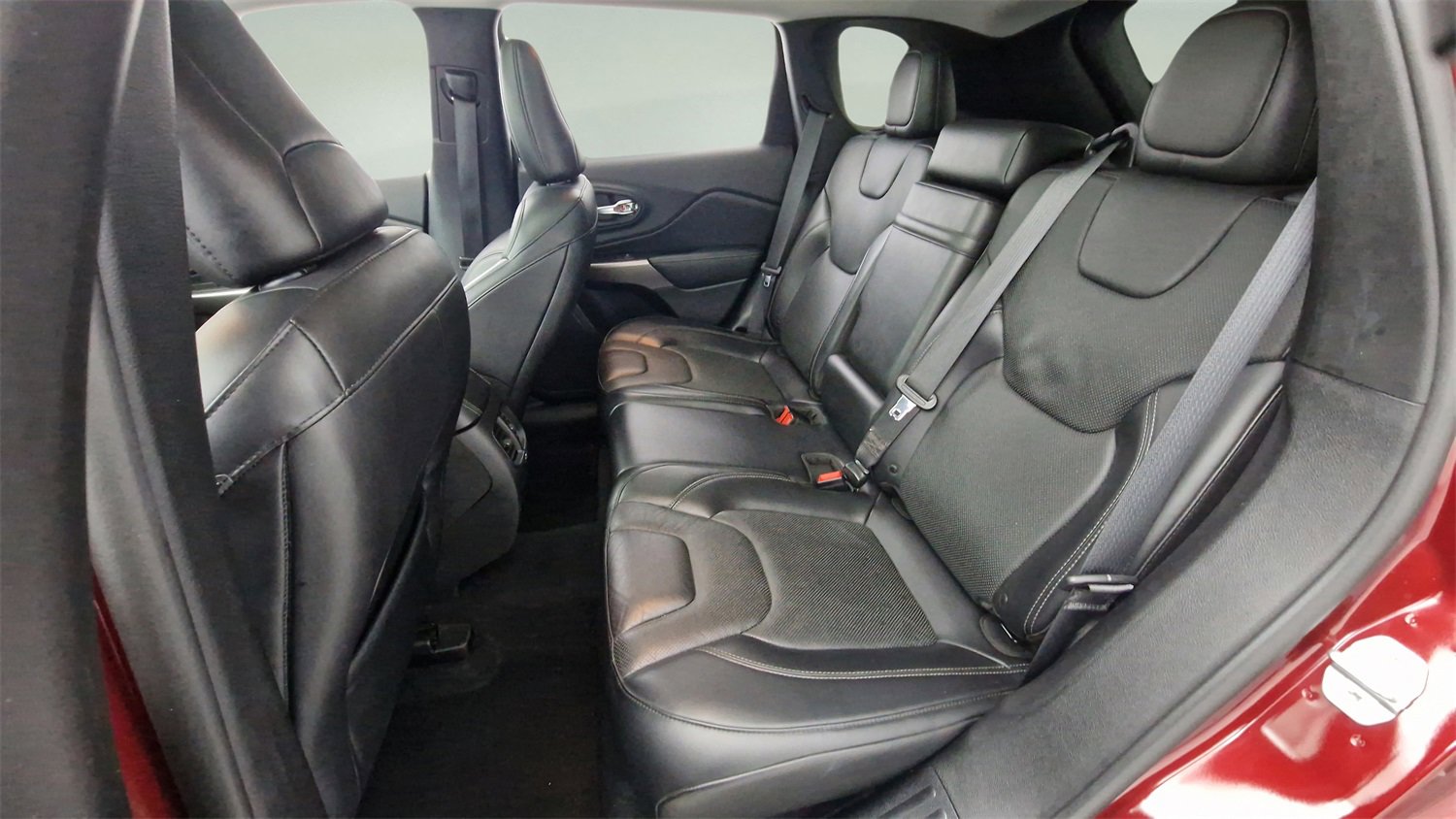 Used 2019 Jeep Cherokee Limited image 23