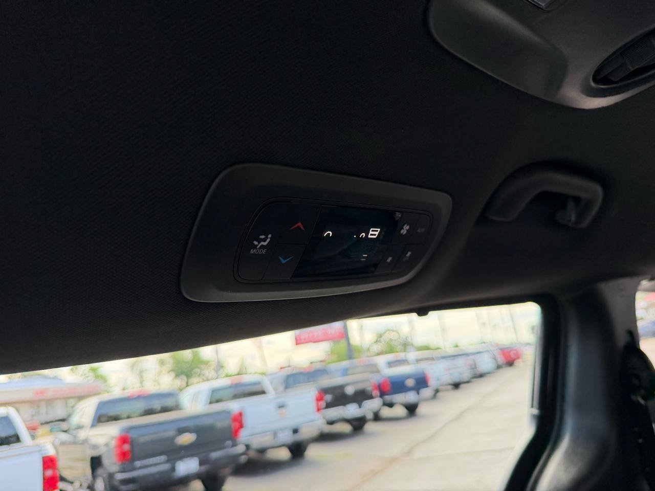 Used 2025 Chrysler Pacifica Select FWD image 27