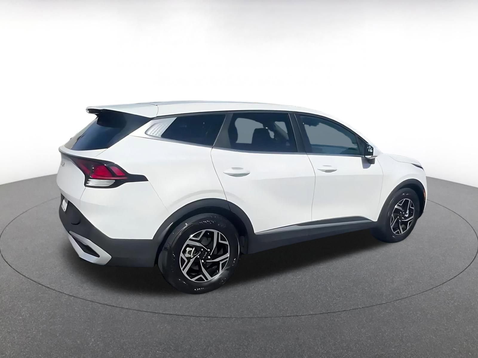 Used 2025 Kia Sportage LX image 15