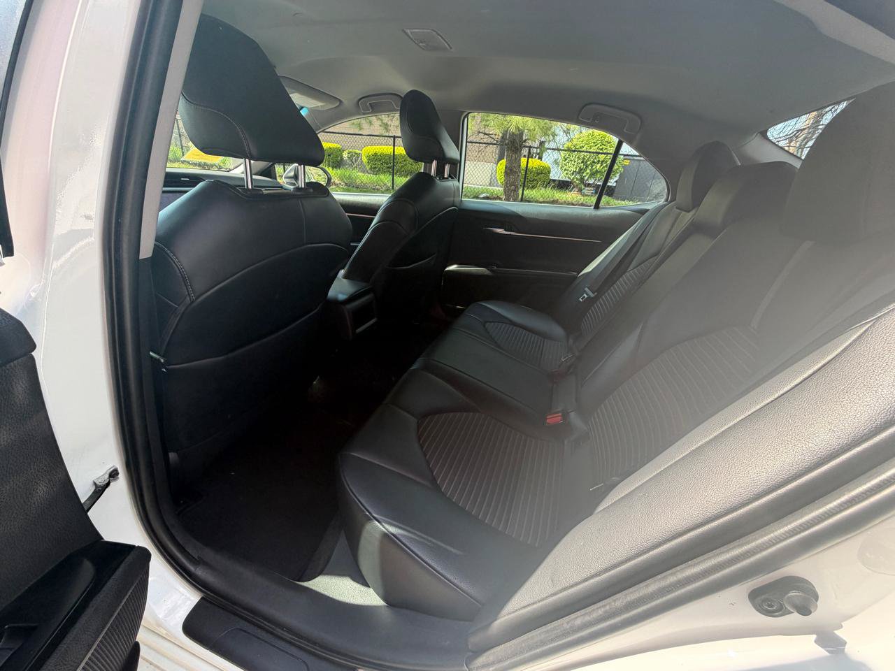 Used 2020 Toyota Camry SE FWD image 9