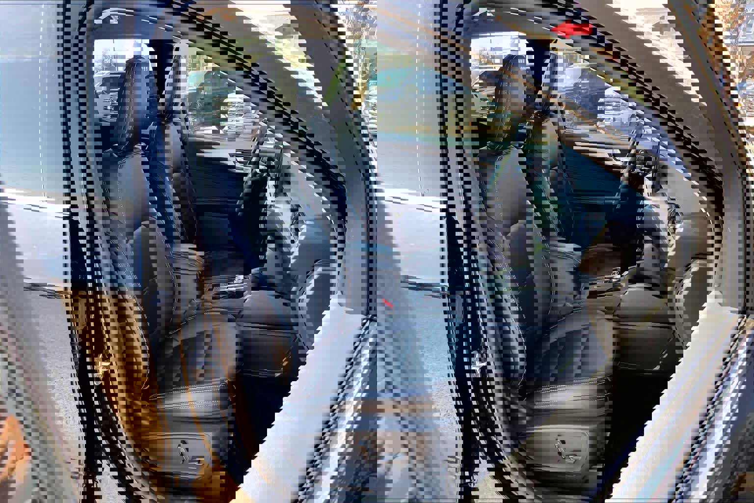 Certified 2025 Ford Escape Platinum image 8