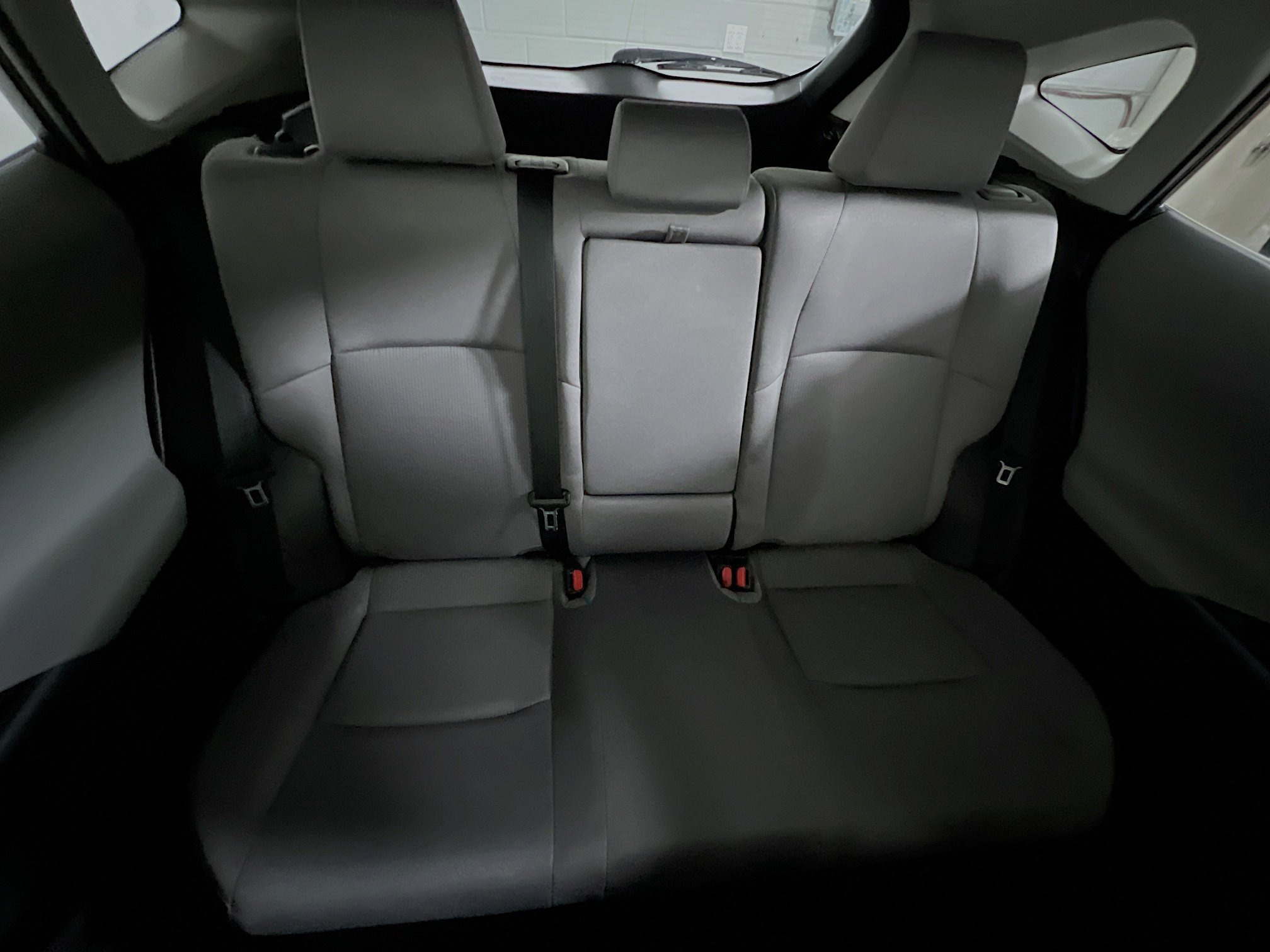 Used 2021 Toyota Venza LE w/ Carpet Mat Package (TMS) image 33