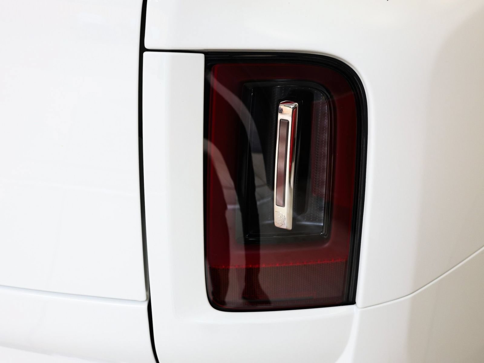 Certified 2025 Rolls-Royce Cullinan Black Badge AWD/4WD image 9