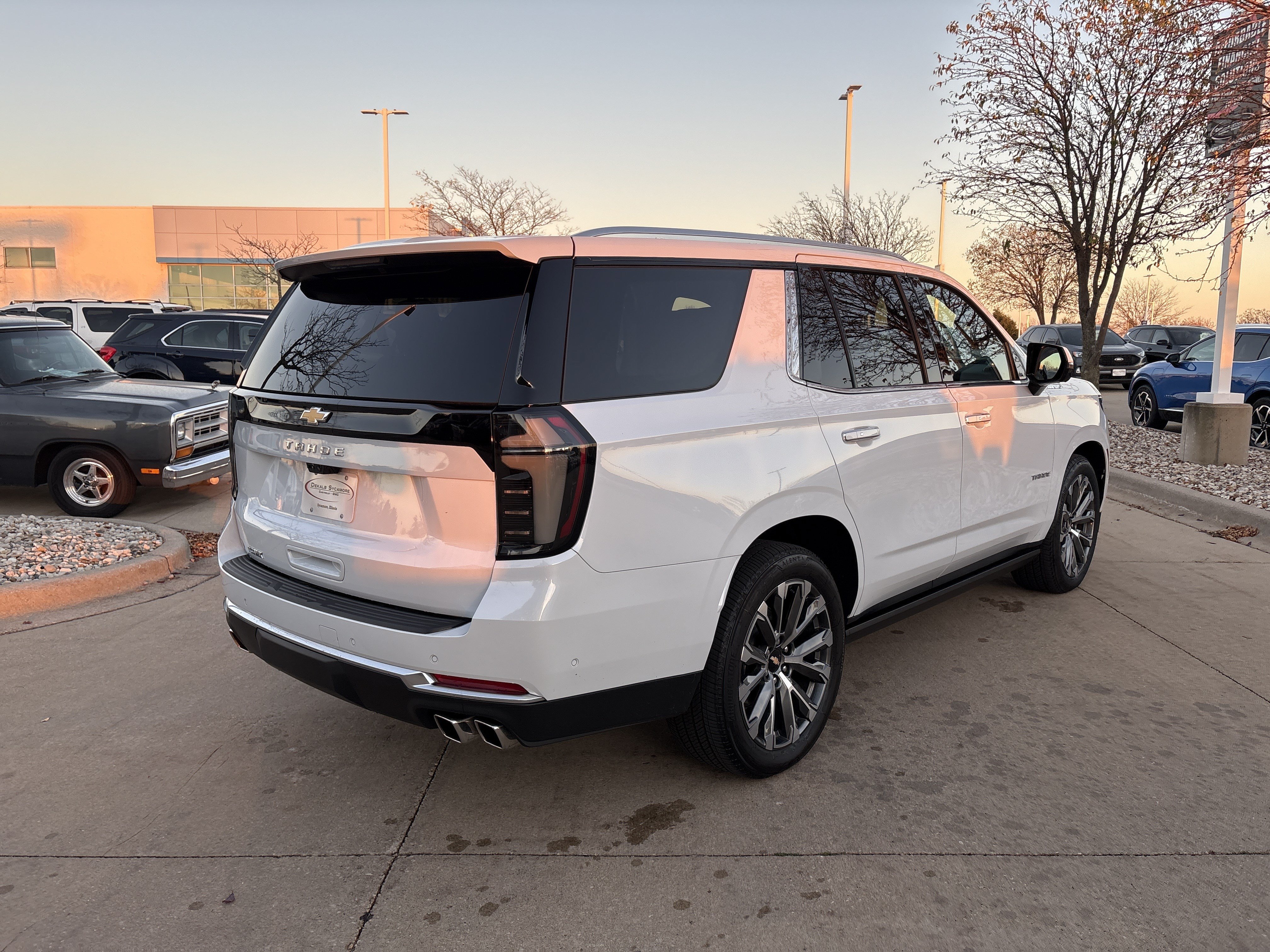 Used 2026 Chevrolet Tahoe High Country AWD/4WD image 9