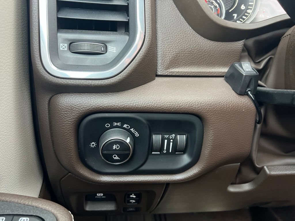 Used 2025 RAM 1500 Laramie w/ Trailer Tow Group AWD/4WD image 40