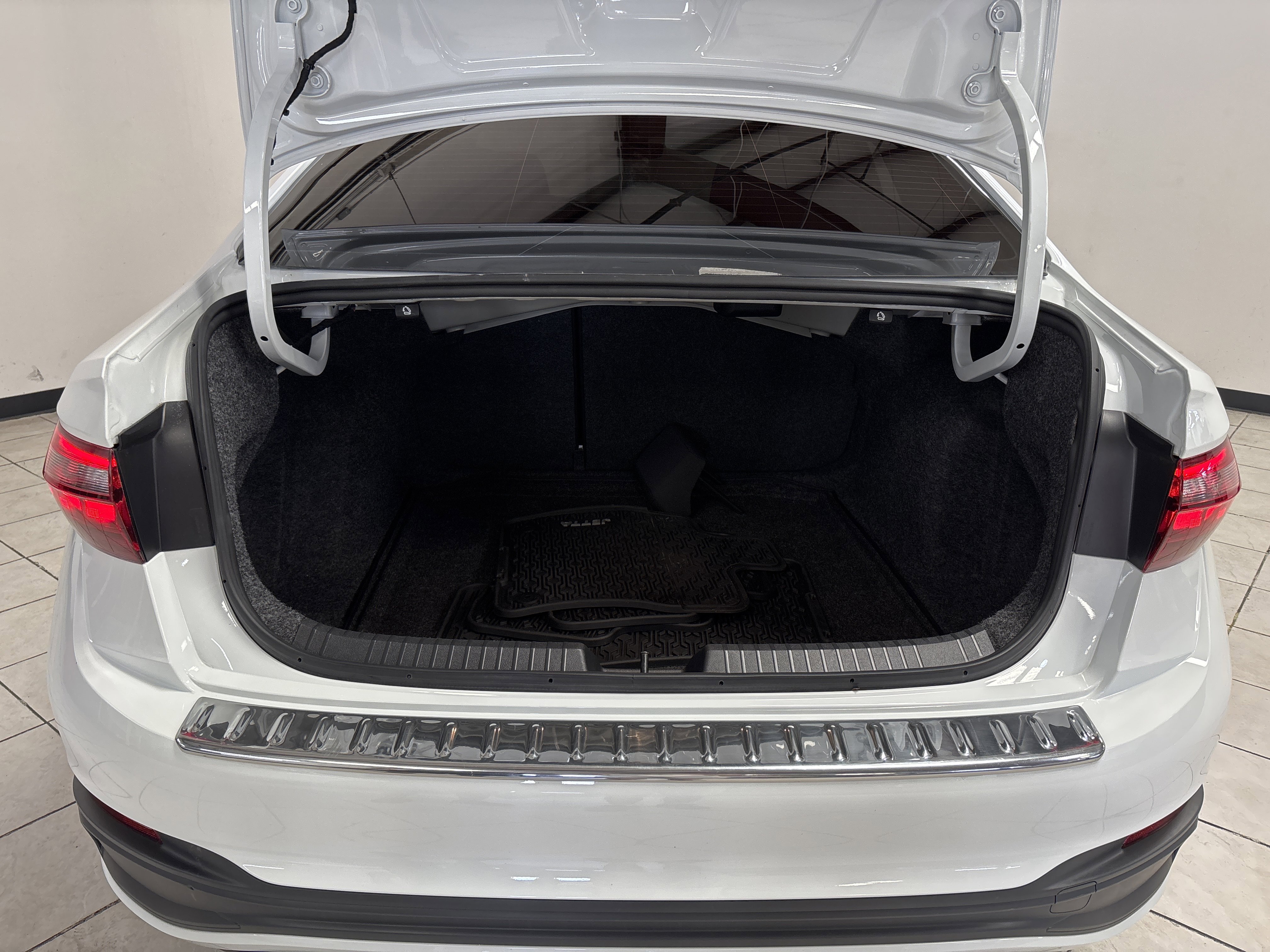 Used 2024 Volkswagen Jetta S FWD image 21