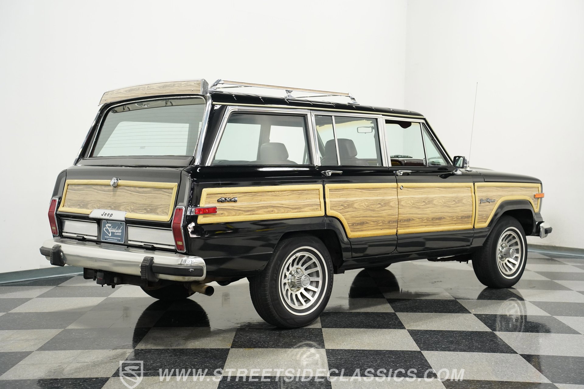 Used 1988 Jeep Grand Wagoneer image 12