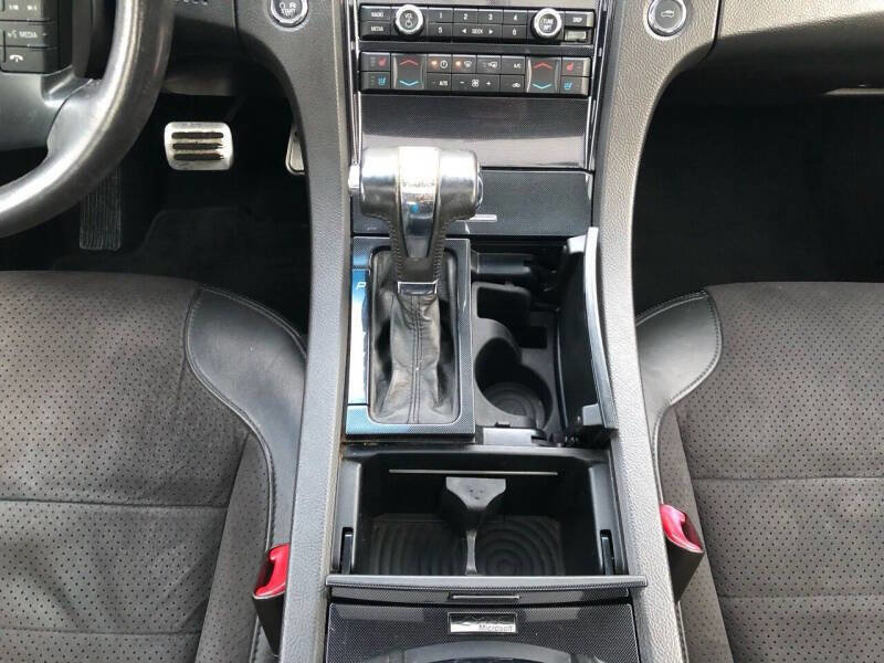 Used 2010 Ford Taurus SHO image 19