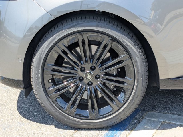 Certified 2023 Land Rover Range Rover SE image 29