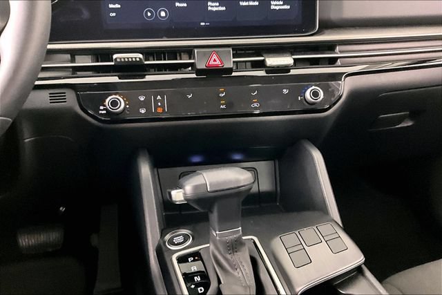 Certified 2026 Kia Sportage LX FWD image 8