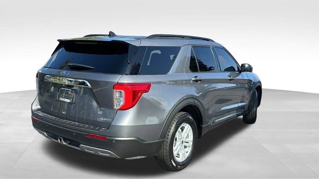 Used 2021 Ford Explorer XLT w/ Equipment Group 202A image 7