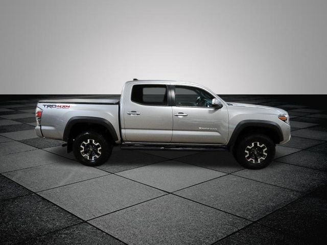 Used 2020 Toyota Tacoma TRD Off-Road w/ Technology Package image 2