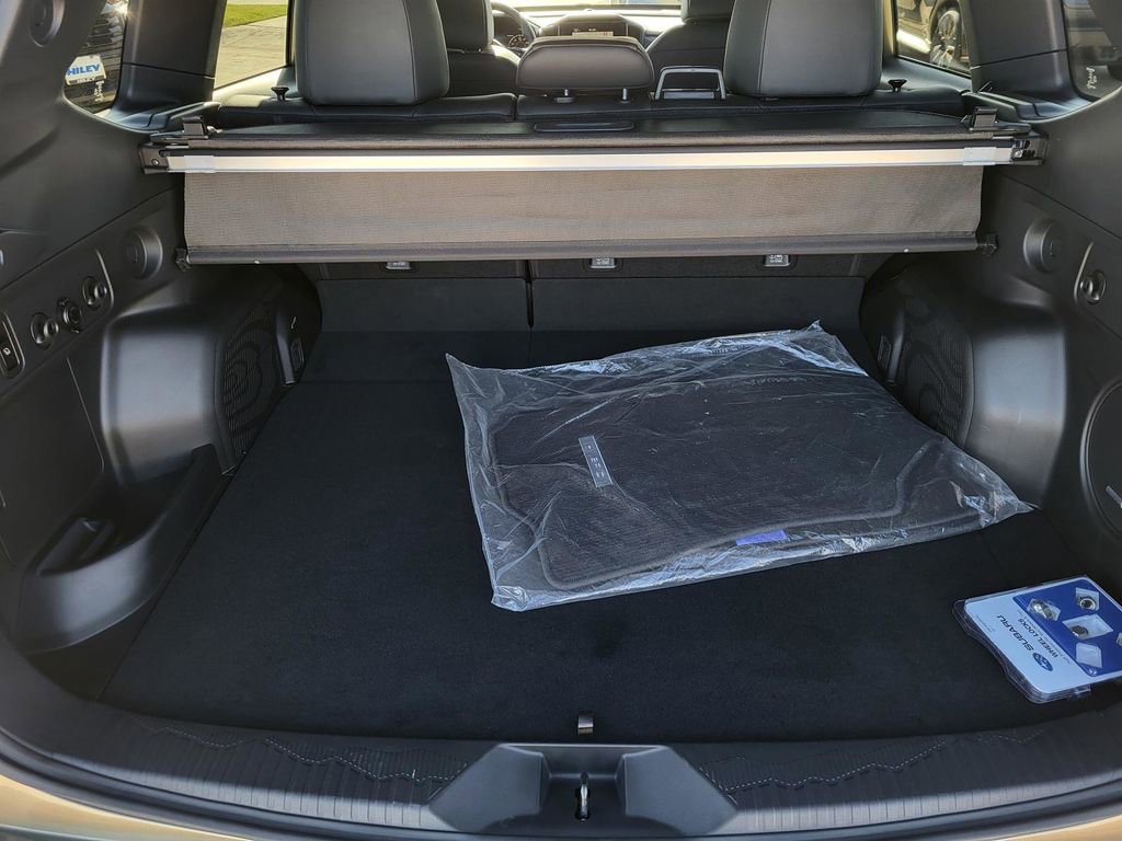 Certified 2025 Subaru Forester Limited image 12