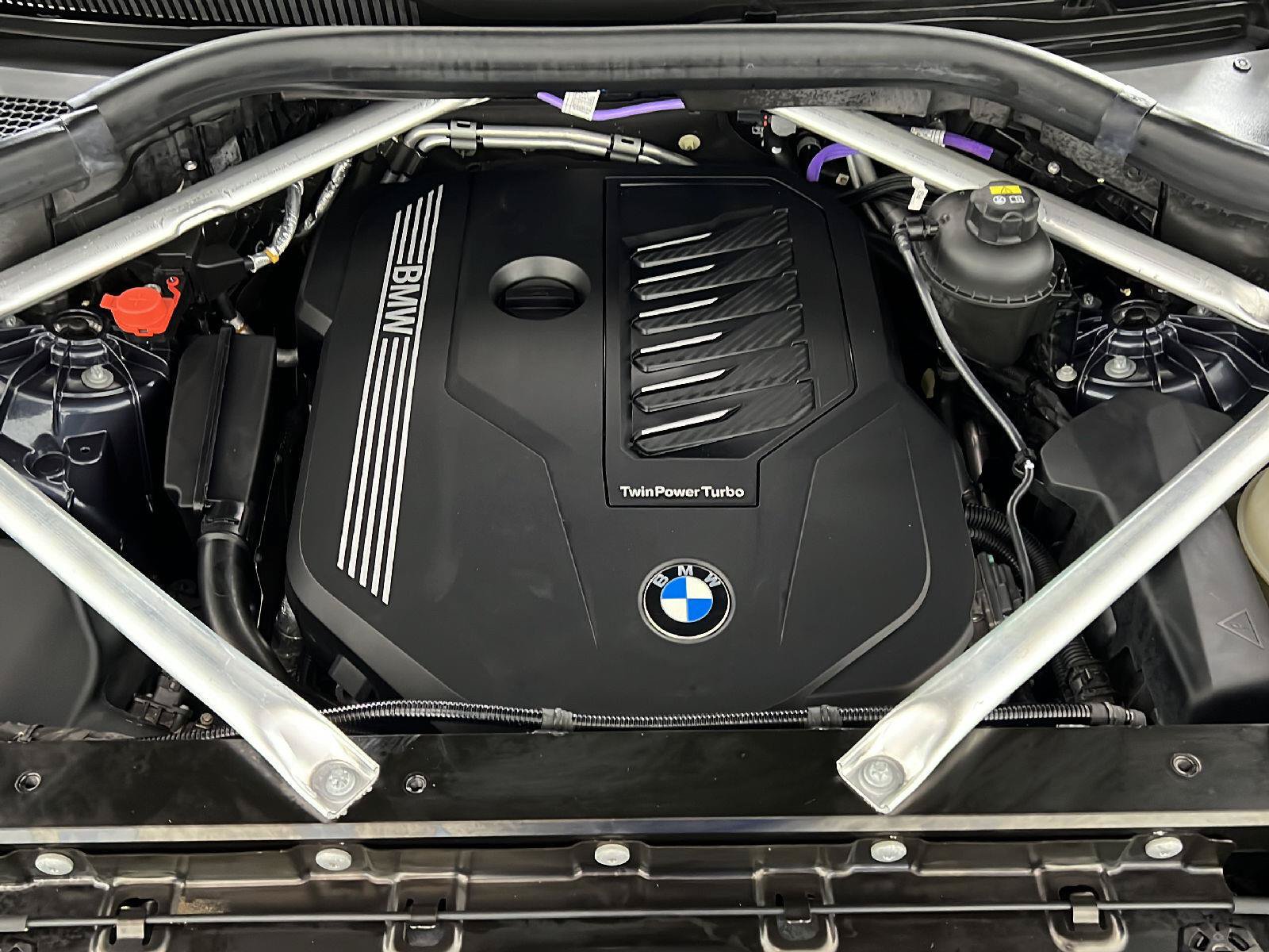 Used 2022 BMW X5 xDrive40i w/ M Sport Package AWD/4WD image 25