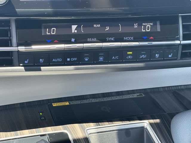 Used 2023 Toyota Sienna Limited AWD/4WD image 37
