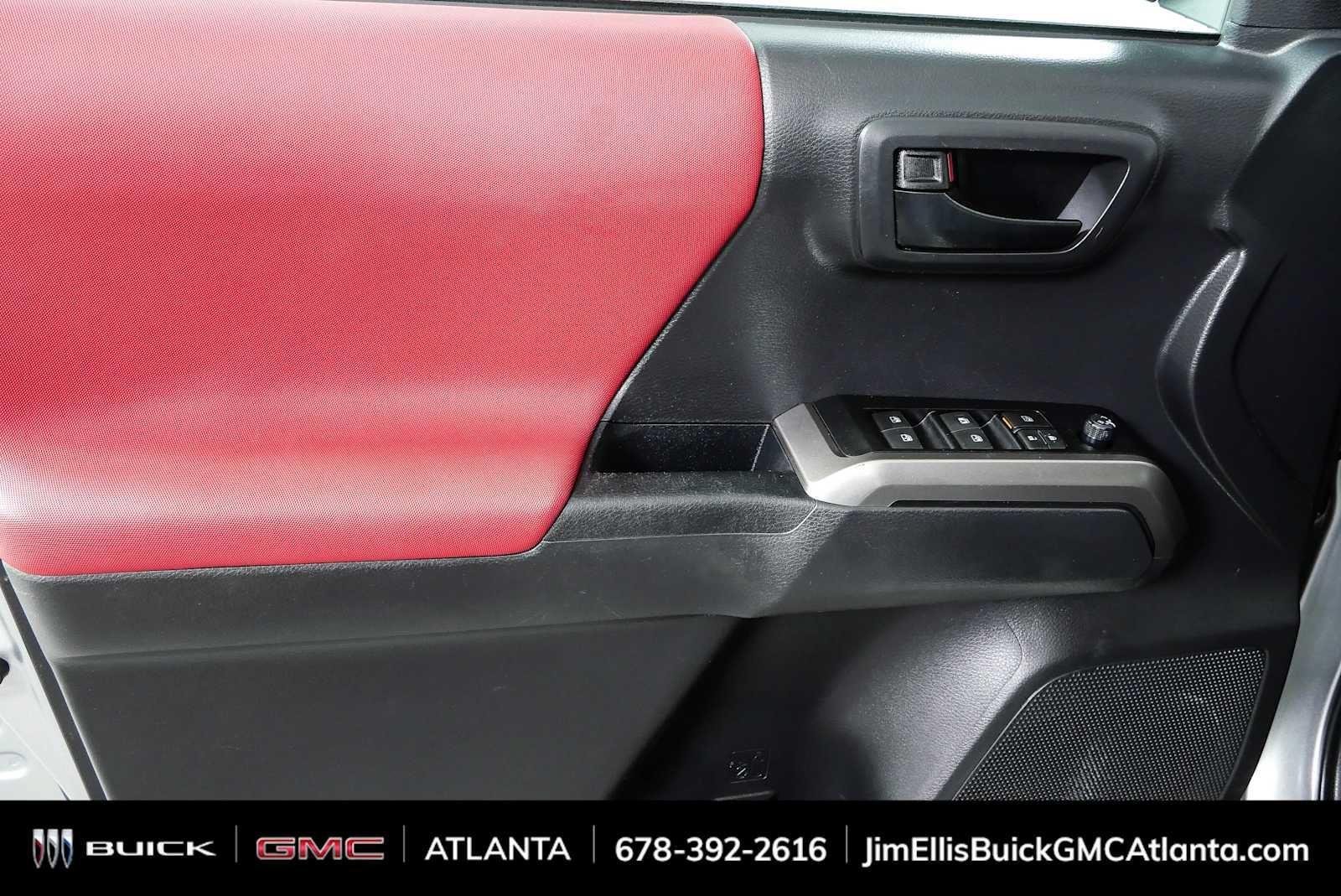Used 2022 Toyota Tacoma SR5 AWD/4WD image 6