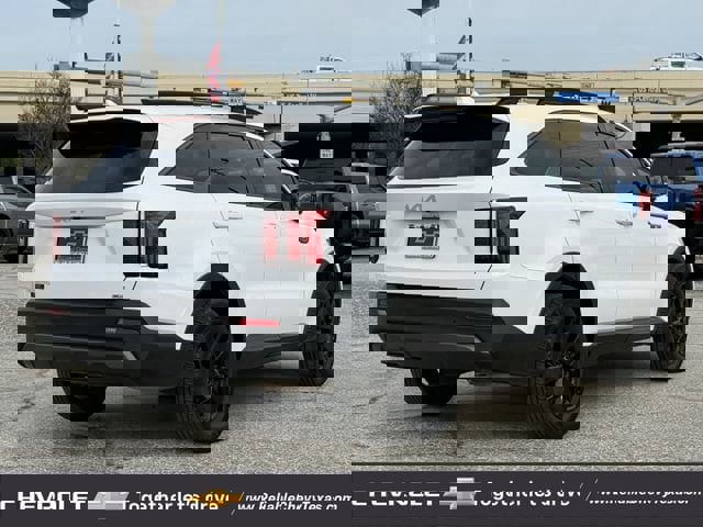 Used 2023 Kia Sorento S image 7