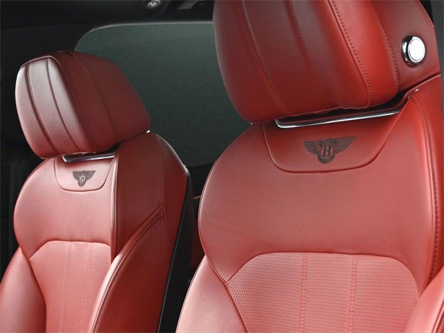 Used 2018 Bentley Bentayga image 13