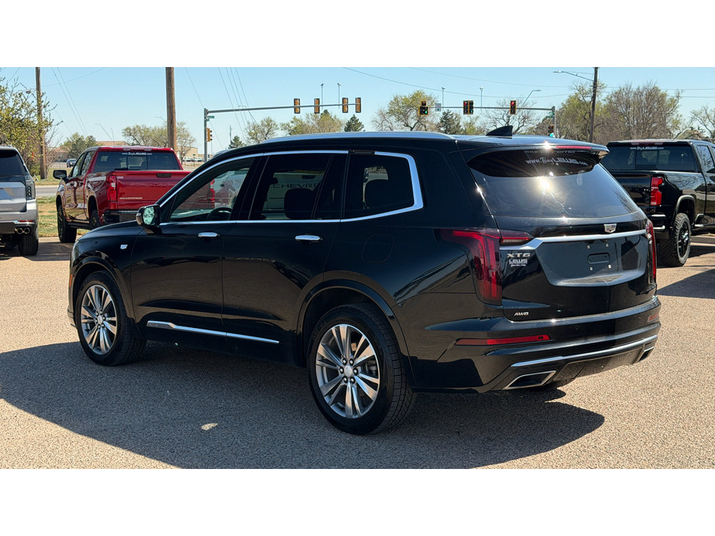Used 2023 Cadillac XT6 Premium Luxury image 5