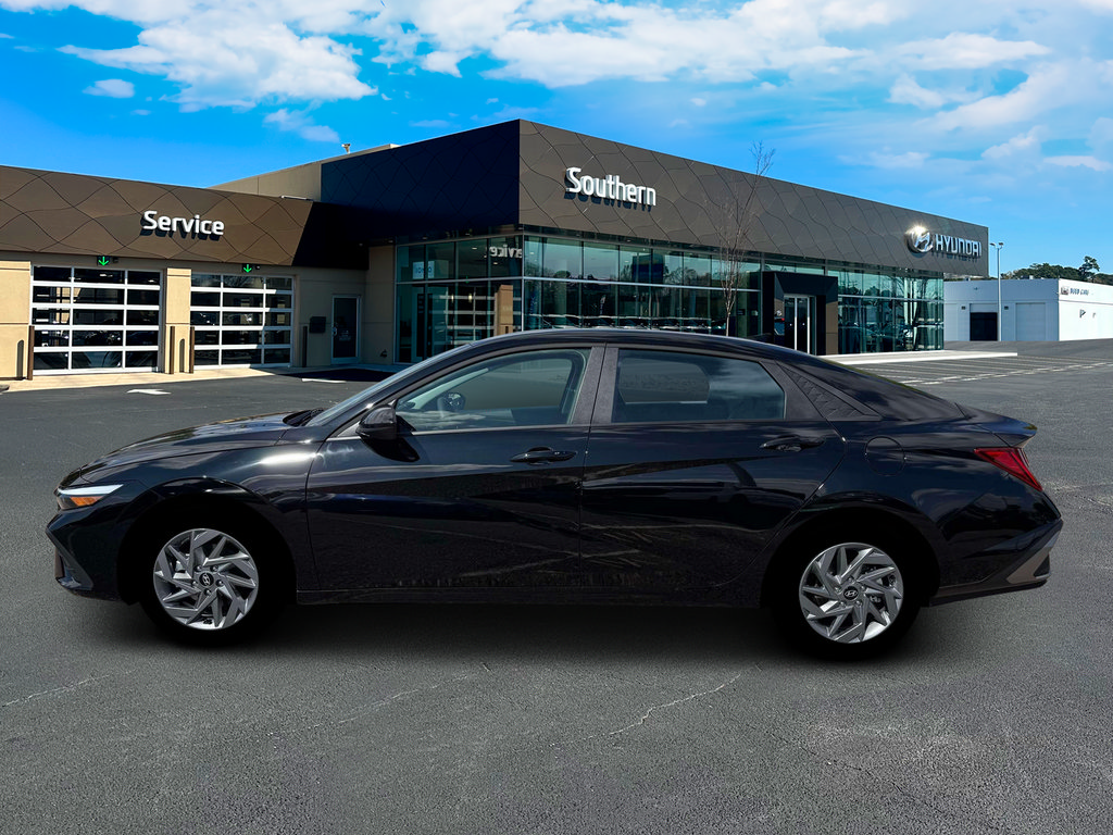 New 2026 Hyundai Elantra Hybrid FWD image 3