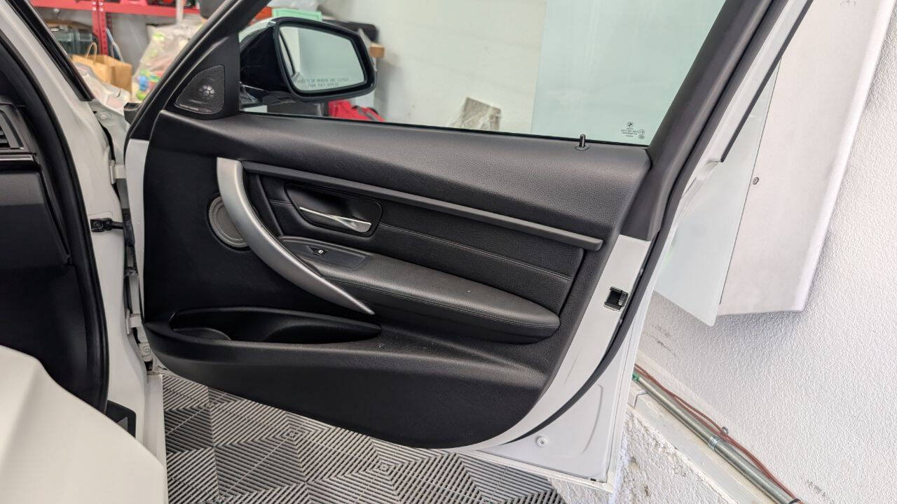 Used 2013 BMW 335i Sedan RWD image 22