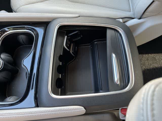Used 2021 Chrysler Pacifica Limited FWD image 37