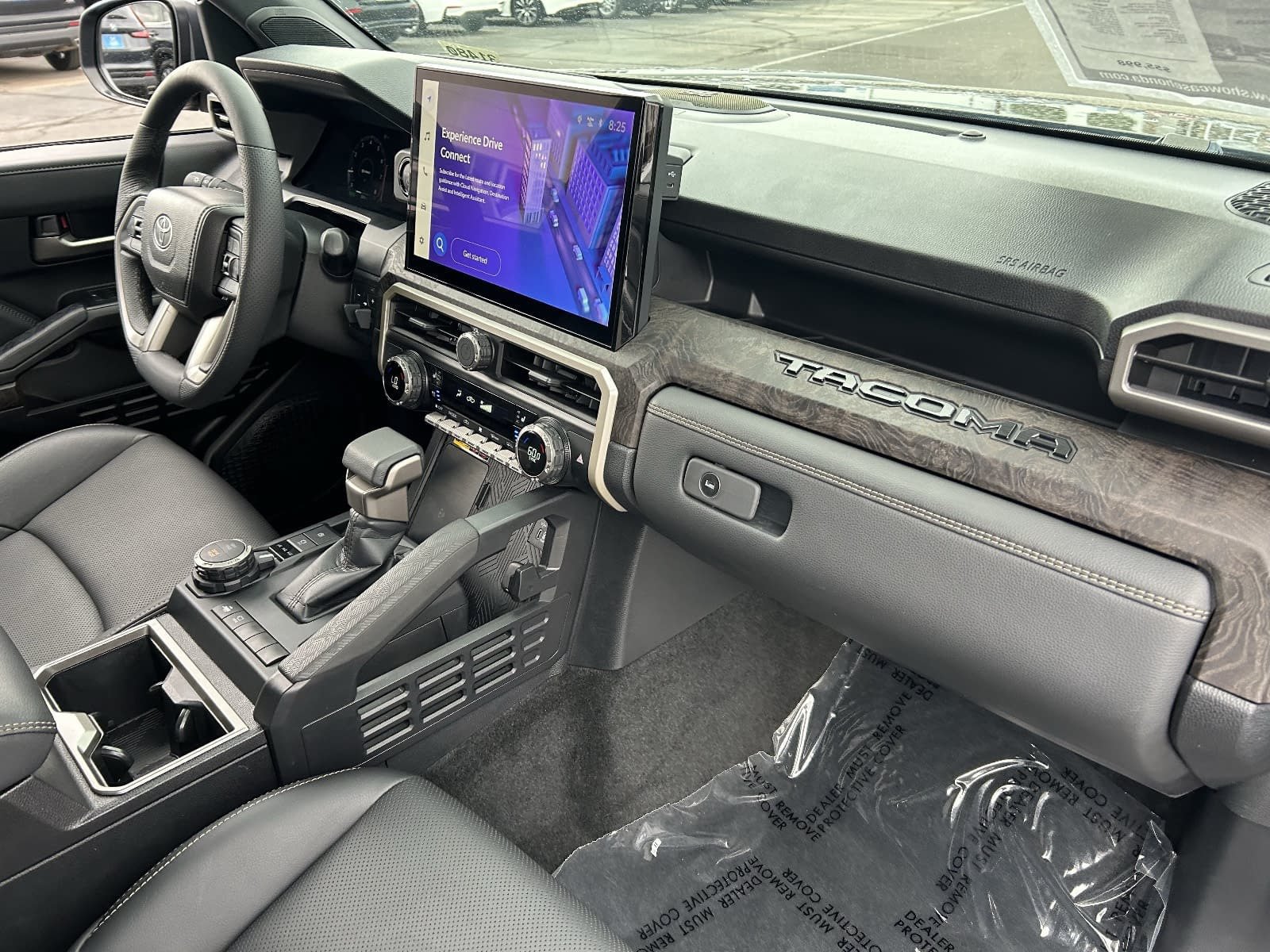 Used 2025 Toyota Tacoma Limited AWD/4WD image 15
