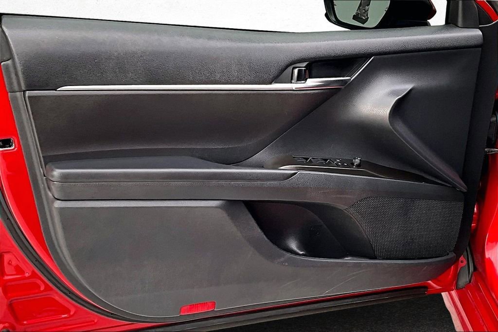 Used 2021 Toyota Camry SE image 19