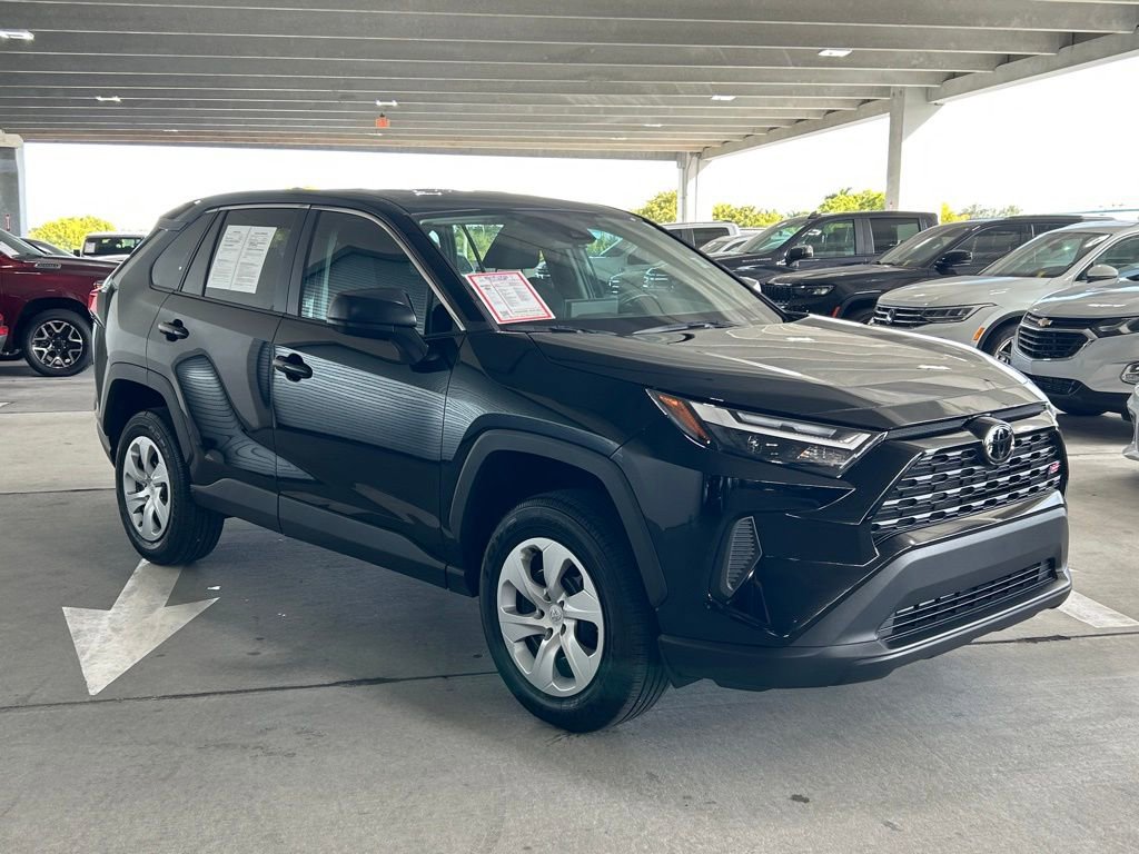 Used 2025 Toyota RAV4 LE image 3