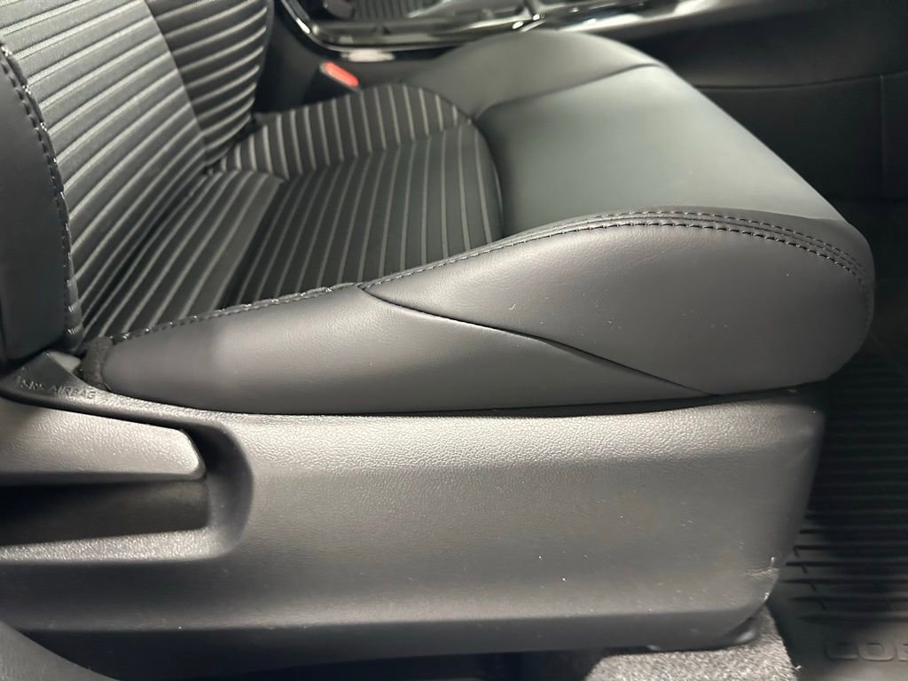 Used 2025 Toyota Corolla Cross XSE image 59