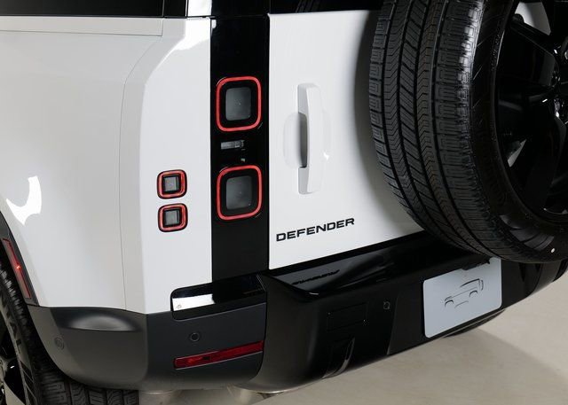 New 2026 Land Rover Defender 110 S image 30