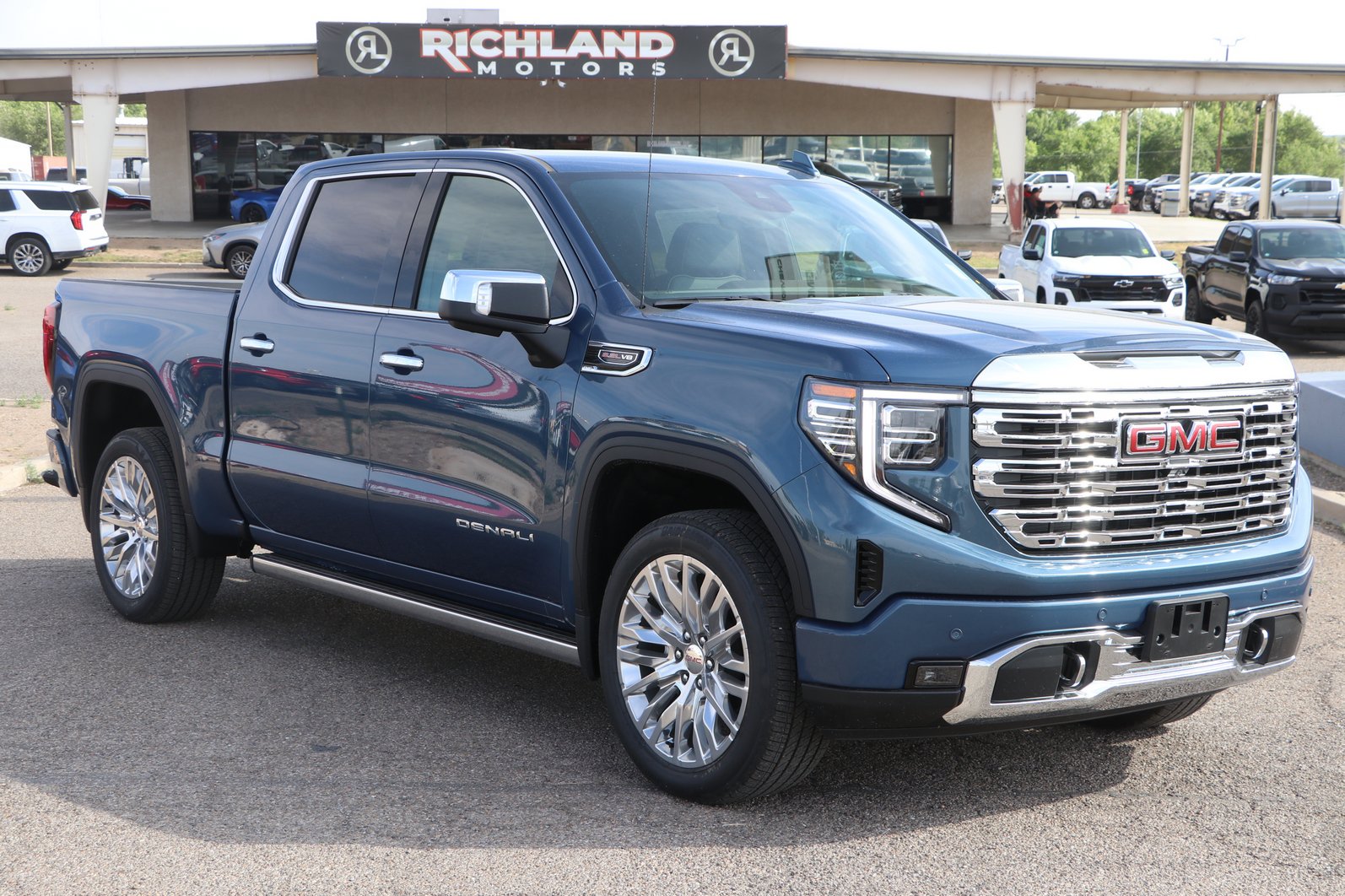 New 2026 GMC Sierra 1500 Denali w/ Technology Package AWD/4WD image 1