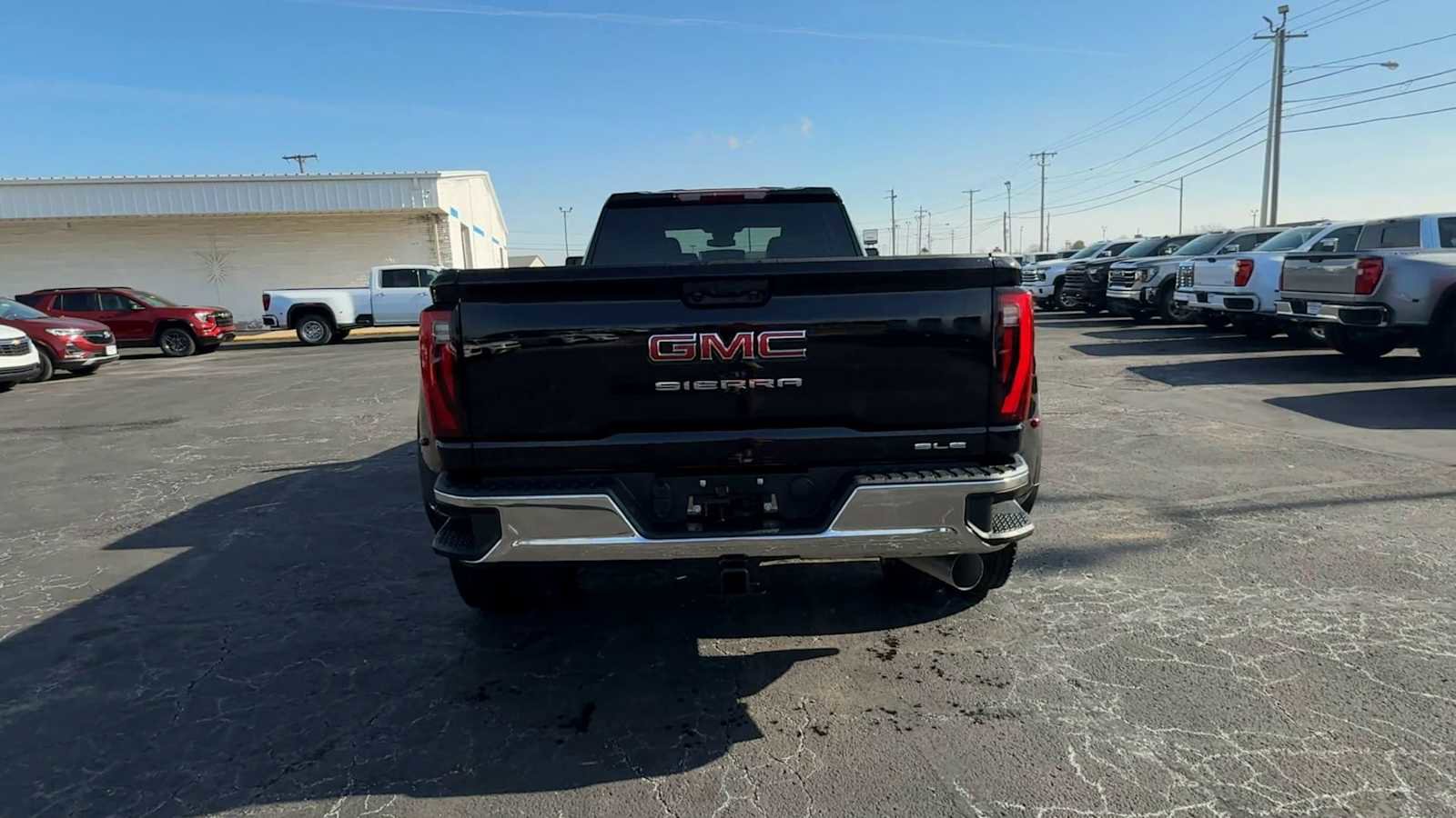 New 2026 GMC Sierra 3500 SLE w/ SLE Value Package AWD/4WD image 9
